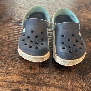 Toddler 6/7 Crocs